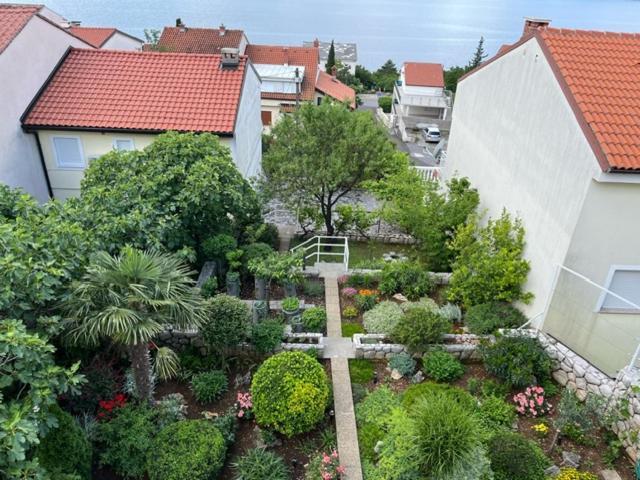 Apartman Laura Dramalj Habitación foto