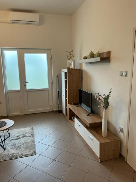 Apartman Laura Dramalj Habitación foto