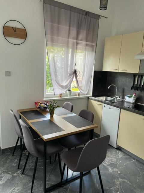 Apartman Laura Dramalj Habitación foto